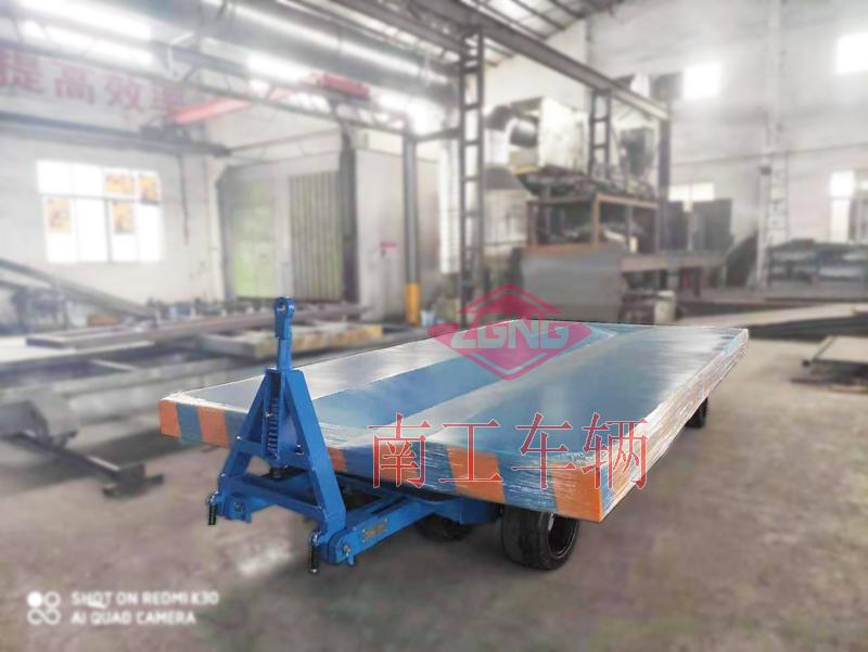 牵引重型星空XK·（中国）体育官方网站-星空·体育（XK SPORTS）官方网站20吨下凹式
