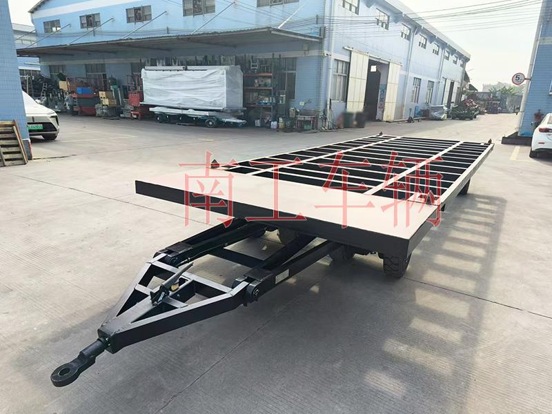 12吨骨架式星空XK·（中国）体育官方网站-星空·体育（XK SPORTS）官方网站 带角锁刹车全挂车