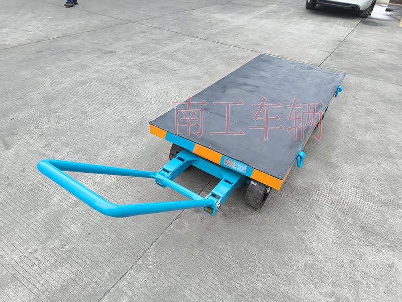 3吨小型星空XK·（中国）体育官方网站-星空·体育（XK SPORTS）官方网站 带橡胶垫工具车