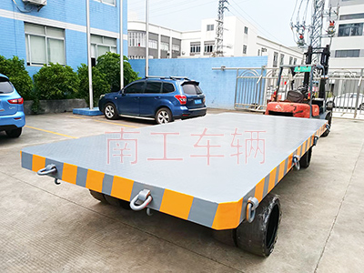25吨重型星空XK·（中国）体育官方网站-星空·体育（XK SPORTS）官方网站带牵引环工具拖车1I.jpg