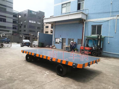 25吨重型工业星空XK·（中国）体育官方网站-星空·体育（XK SPORTS）官方网站全挂式牵引拖车底盘带牵引环3I.jpg