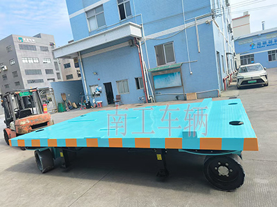 18吨重型星空XK·（中国）体育官方网站-星空·体育（XK SPORTS）官方网站 四个转盘工具拖车3I.jpg