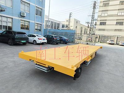 10吨星空XK·（中国）体育官方网站-星空·体育（XK SPORTS）官方网站带液压支腿伸缩梯工具车5I.jpg