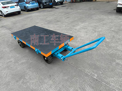 3吨小型星空XK·（中国）体育官方网站-星空·体育（XK SPORTS）官方网站 还橡胶垫工具车I.jpg