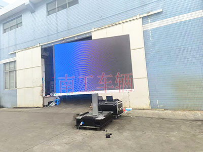 双面屏LED广告拖车架1I.jpg