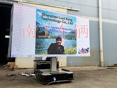 双面屏LED广告拖车架2I.jpg